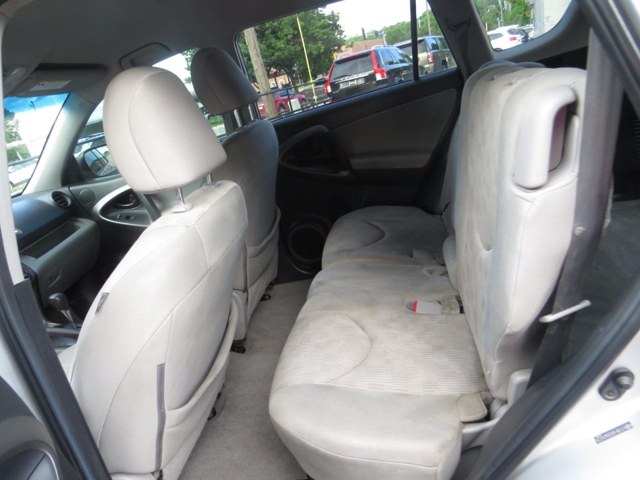 Toyota RAV4 4WD 4dr I4 (Natl) 2012