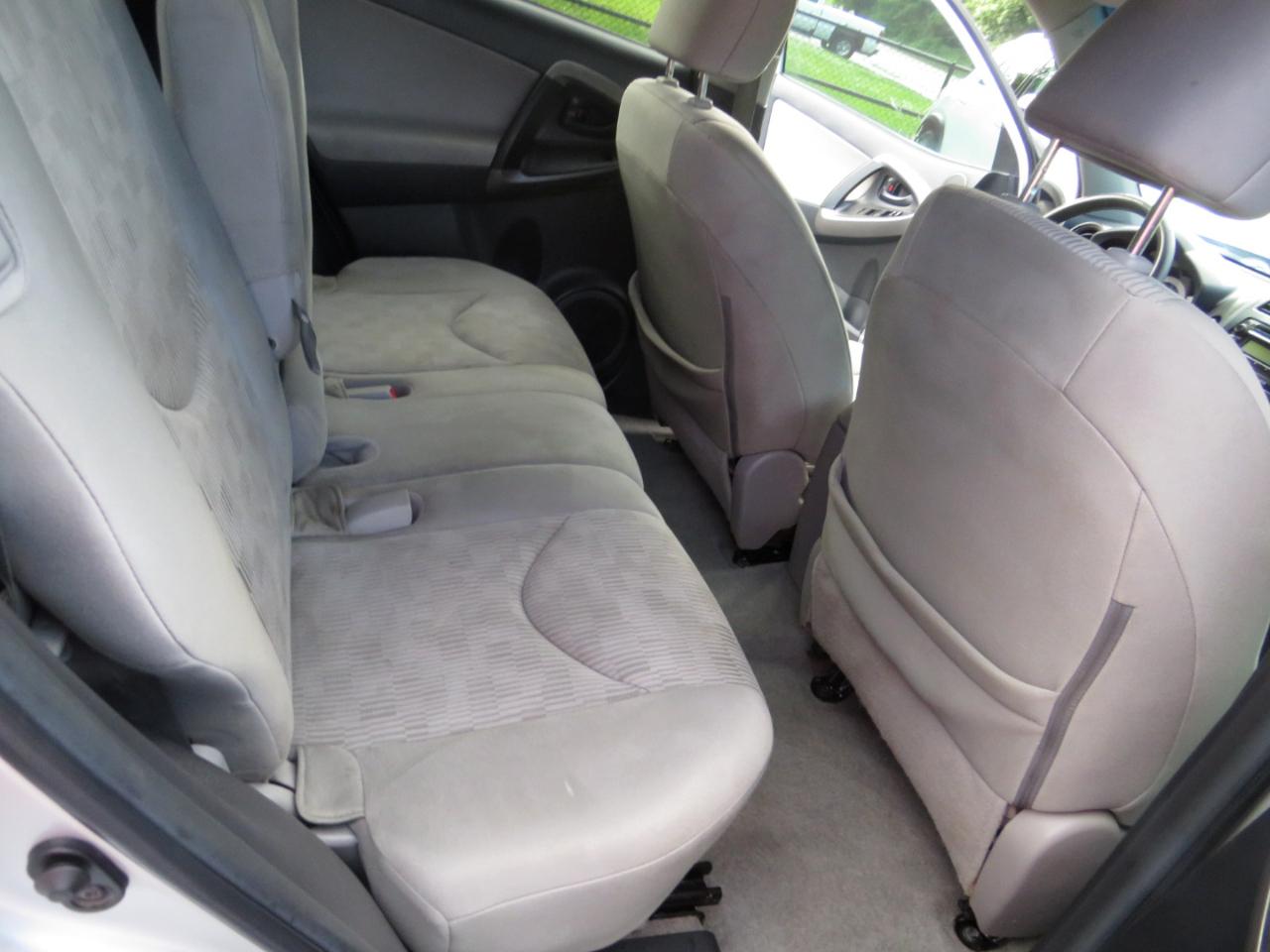 Toyota RAV4 4WD 4dr I4 (Natl) 2012