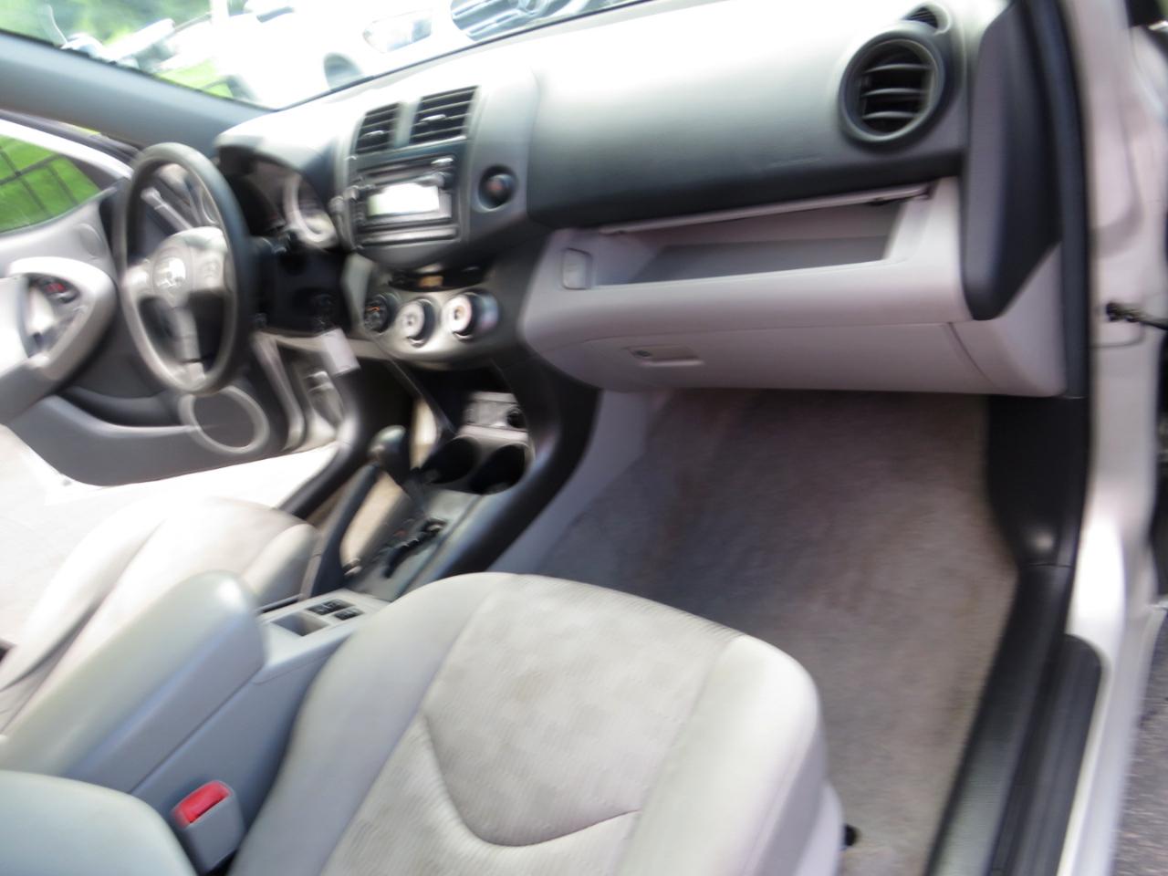 Toyota RAV4 4WD 4dr I4 (Natl) 2012