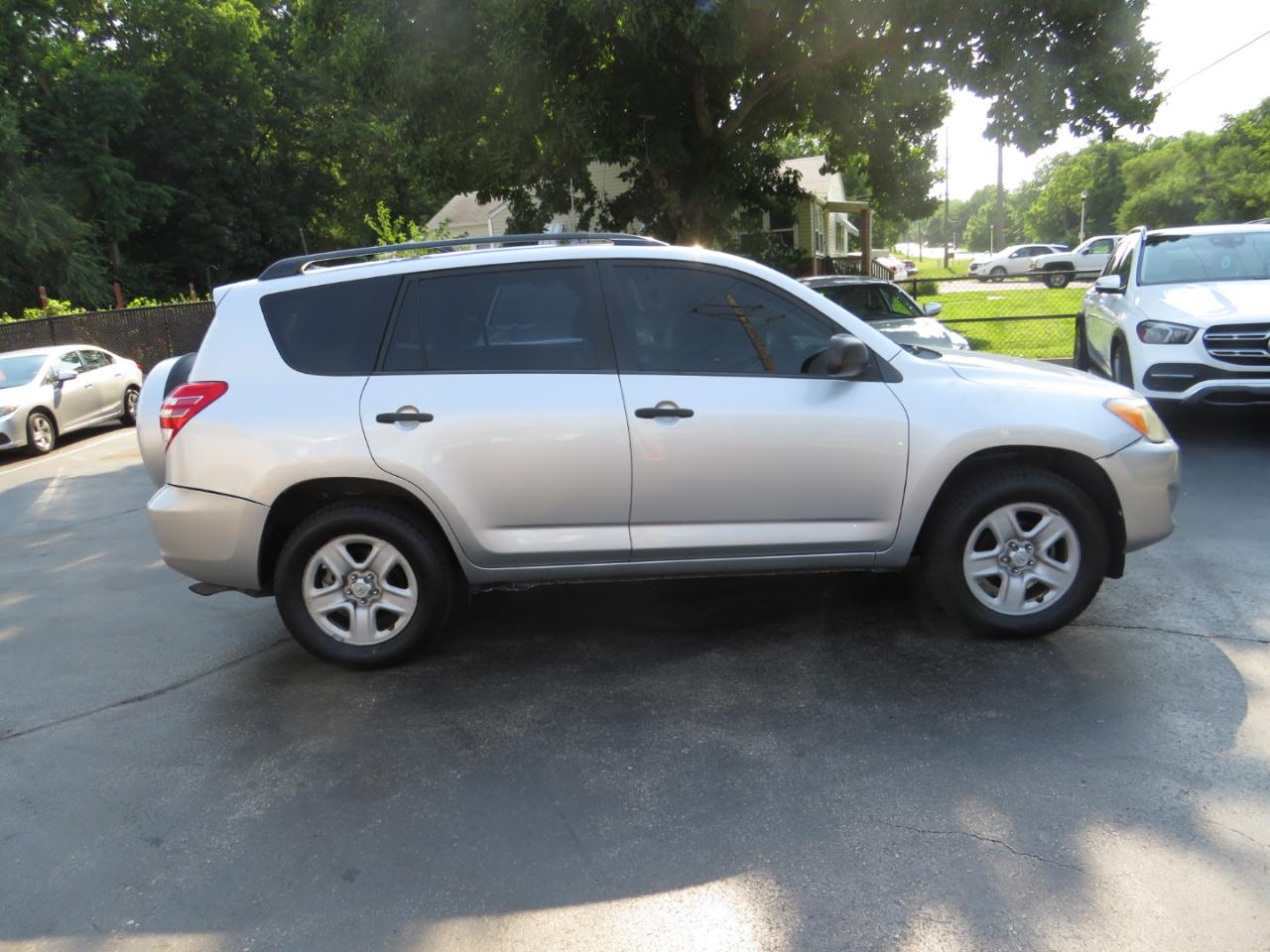Toyota RAV4 4WD 4dr I4 (Natl) 2012