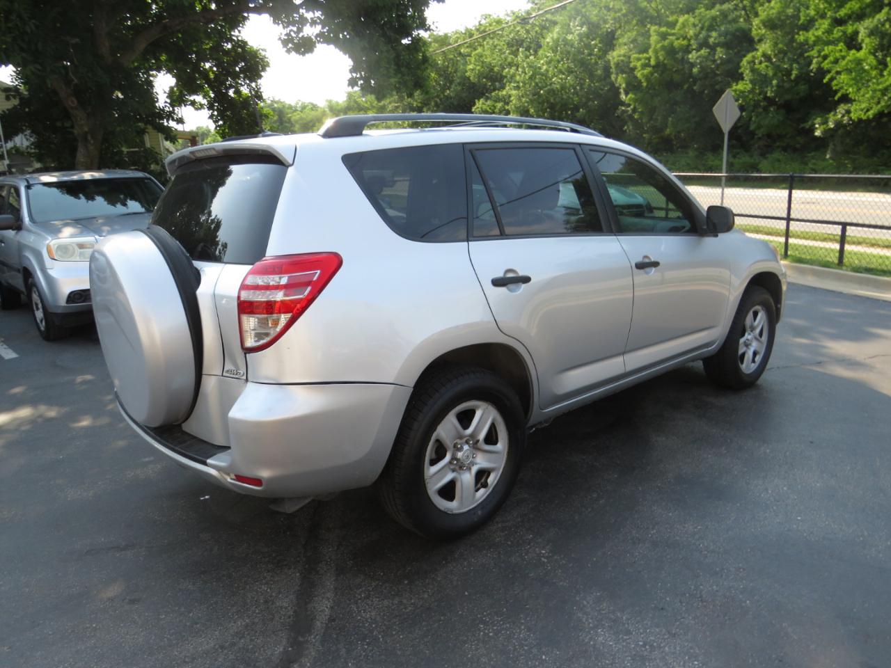Toyota RAV4 4WD 4dr I4 (Natl) 2012