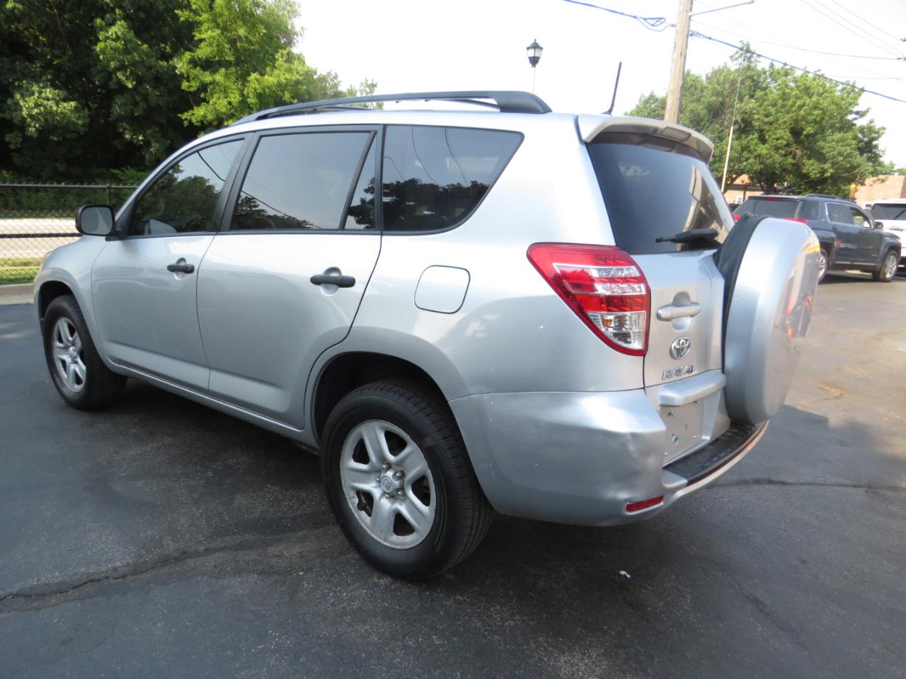 Toyota RAV4 4WD 4dr I4 (Natl) 2012