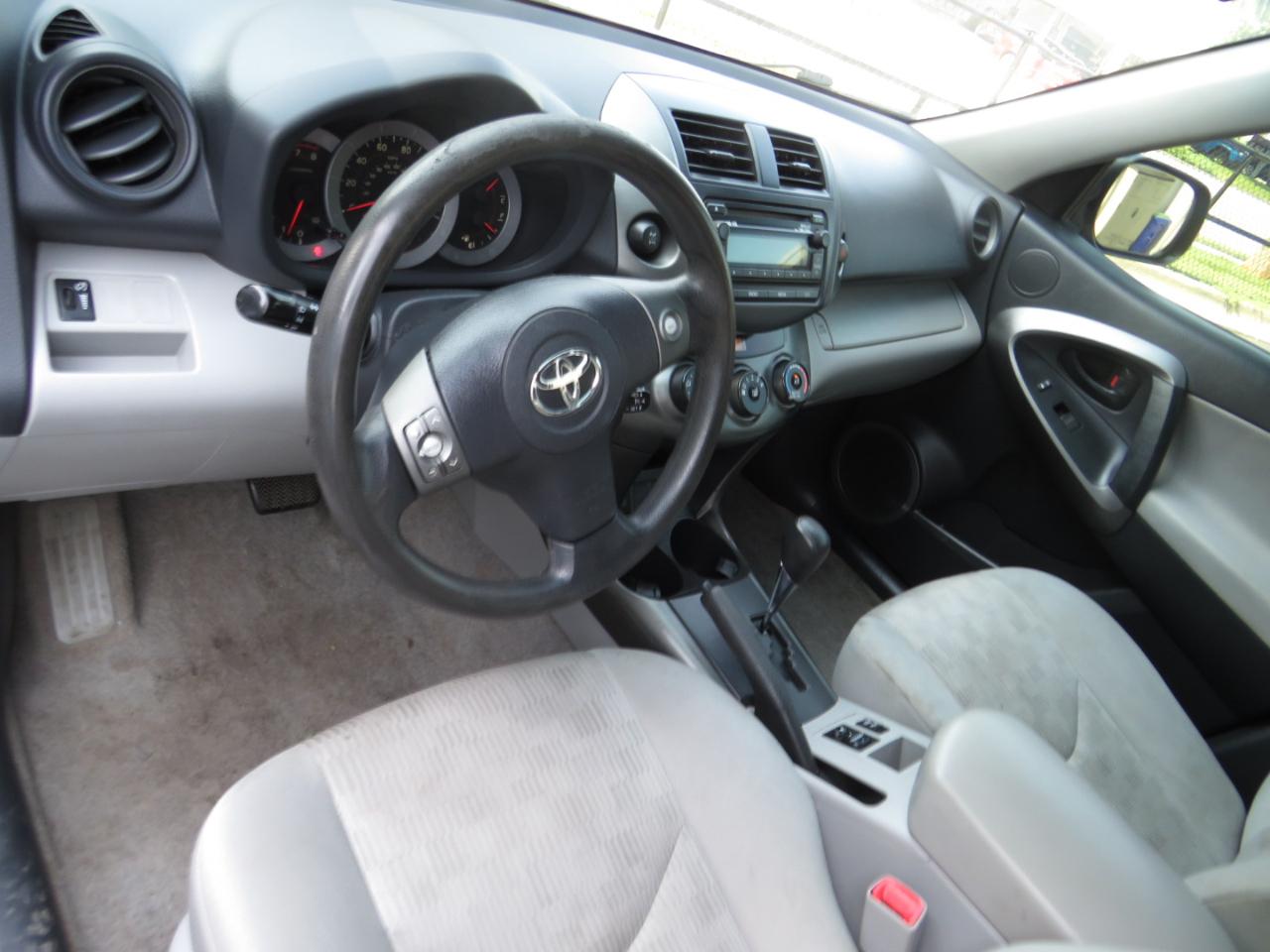 Toyota RAV4 4WD 4dr I4 (Natl) 2012