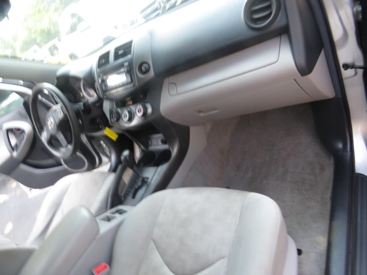 Toyota RAV4 4WD 4dr I4 (Natl) 2012