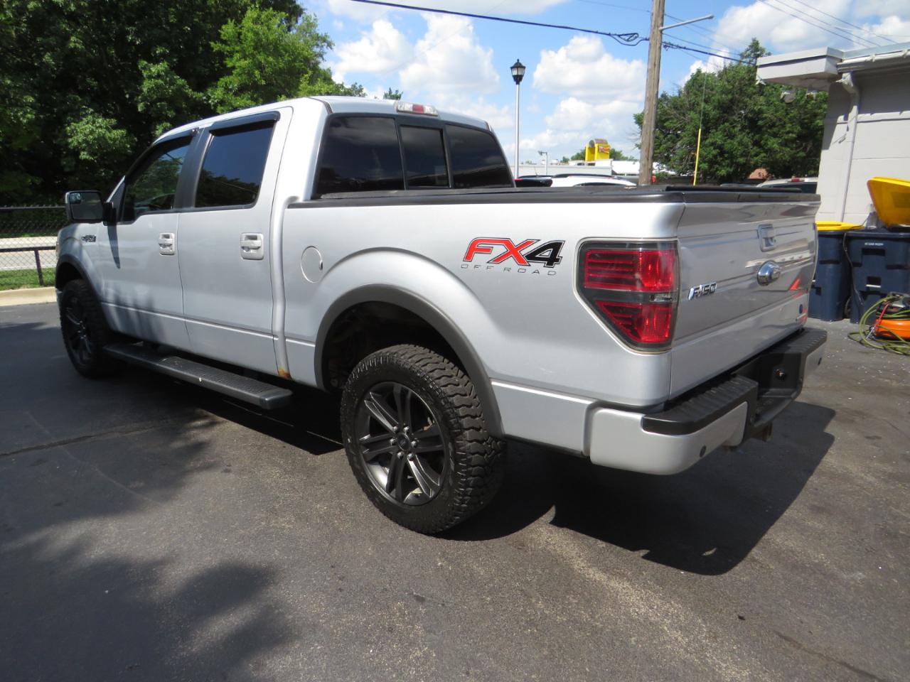 Ford F-150 4WD SuperCrew 145" Platinum 2013