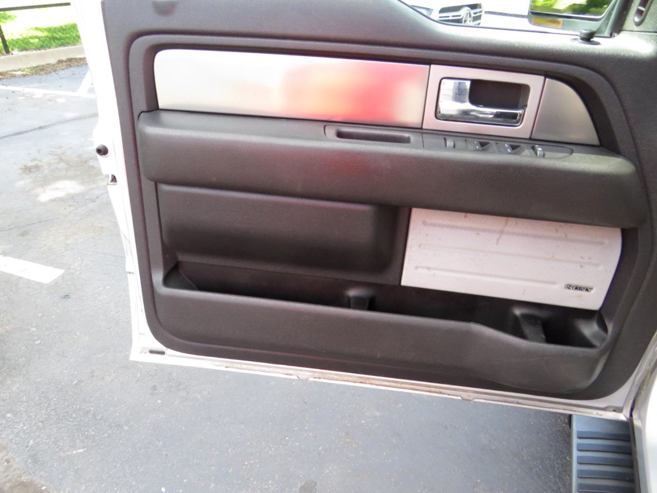 Ford F-150 4WD SuperCrew 145" Platinum 2013