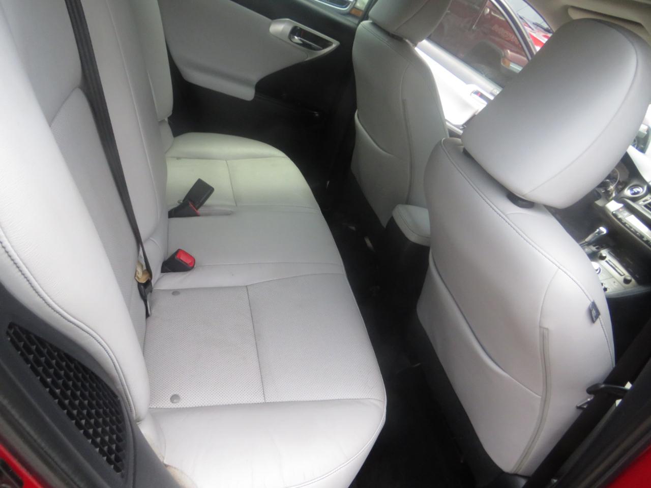 Lexus CT 200h FWD 4dr Hybrid 2012