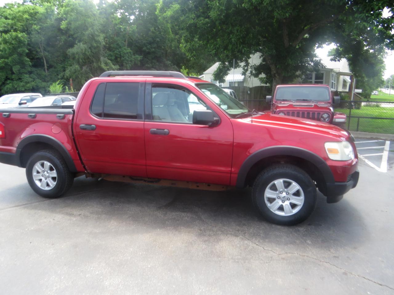 Ford Explorer Sport Trac 2WD 4dr V6 XLT 2007