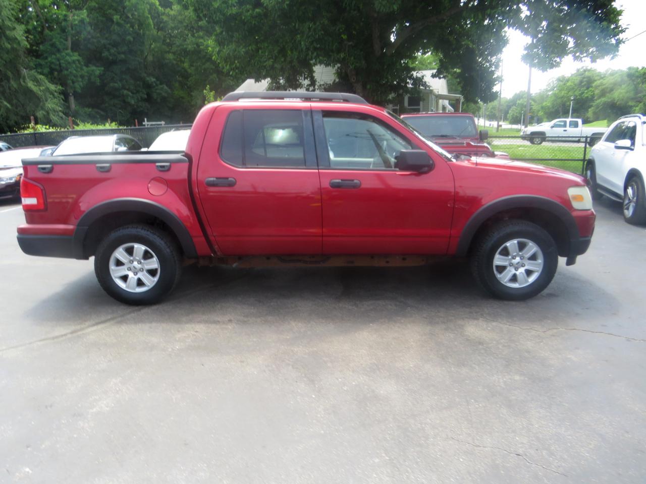 Ford Explorer Sport Trac 2WD 4dr V6 XLT 2007