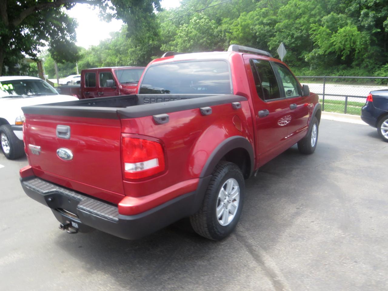Ford Explorer Sport Trac 2WD 4dr V6 XLT 2007