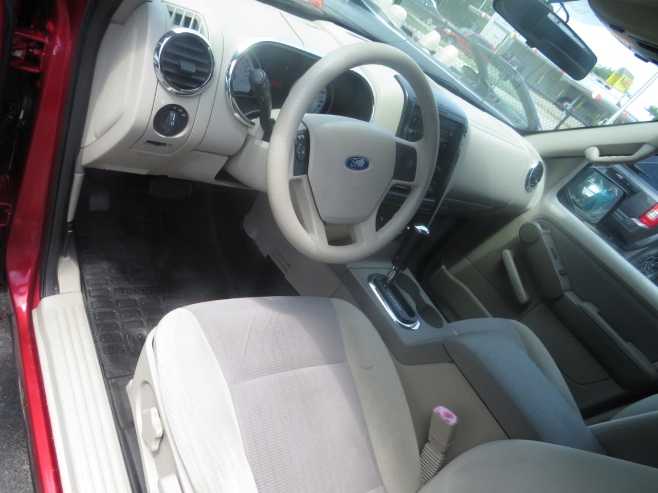 Ford Explorer Sport Trac 2WD 4dr V6 XLT 2007