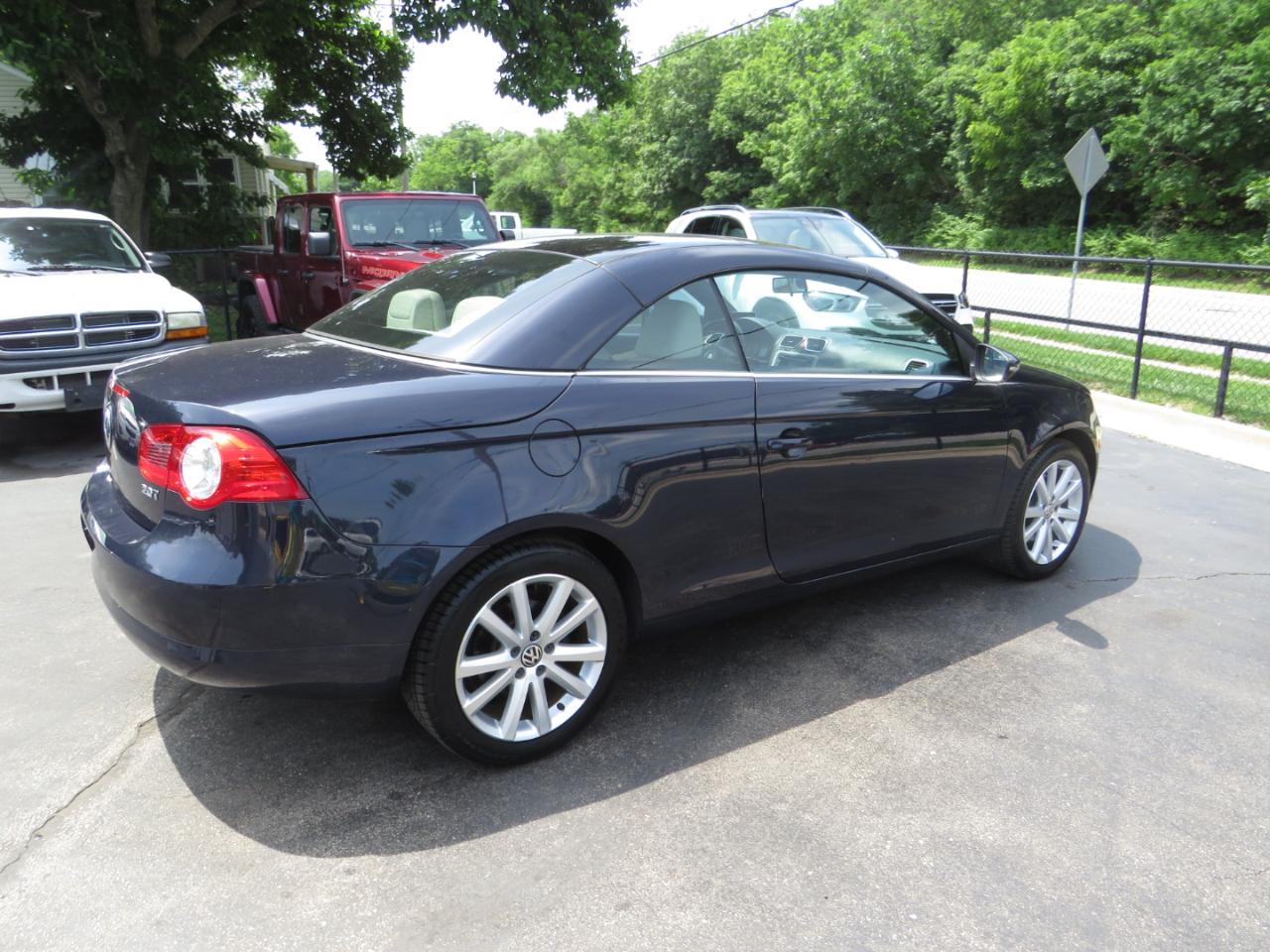 Volkswagen Eos 2dr Conv DSG Komfort 2010