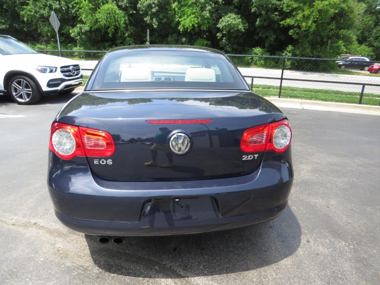 Volkswagen Eos 2dr Conv DSG Komfort 2010