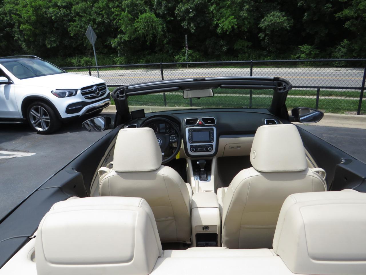 Volkswagen Eos 2dr Conv DSG Komfort 2010