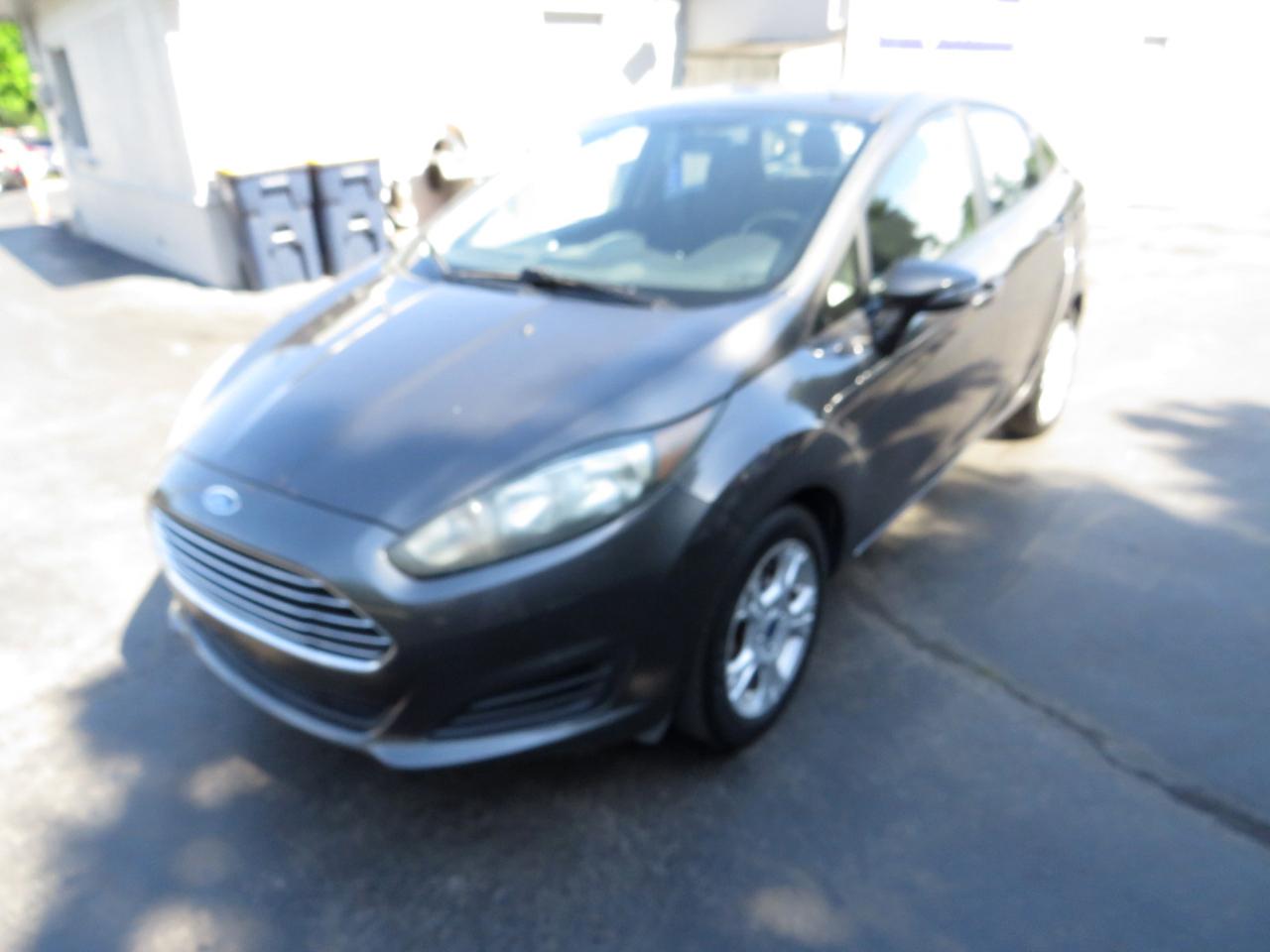 Ford Fiesta 4dr Sdn SE 2015