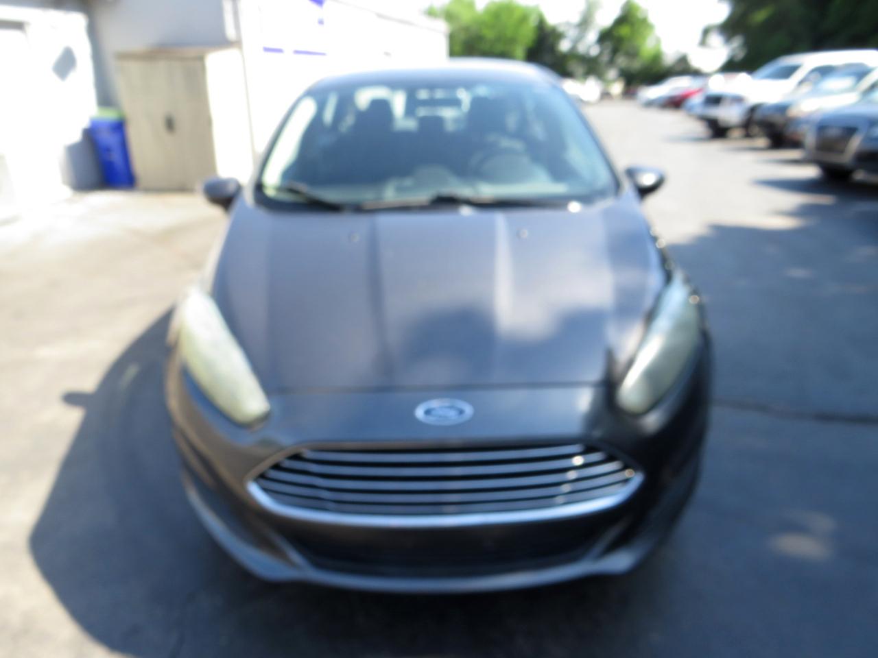 Ford Fiesta 4dr Sdn SE 2015