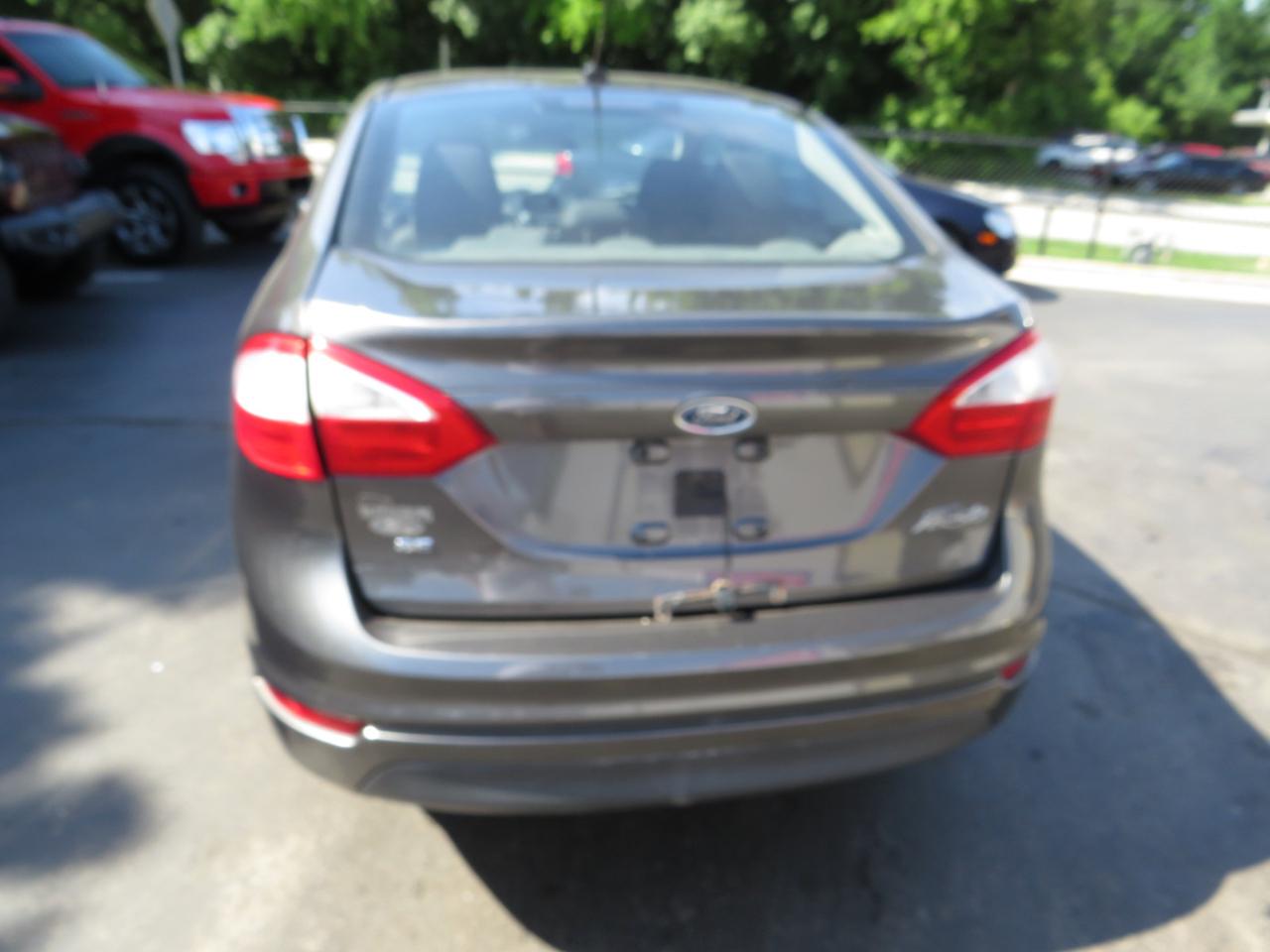 Ford Fiesta 4dr Sdn SE 2015