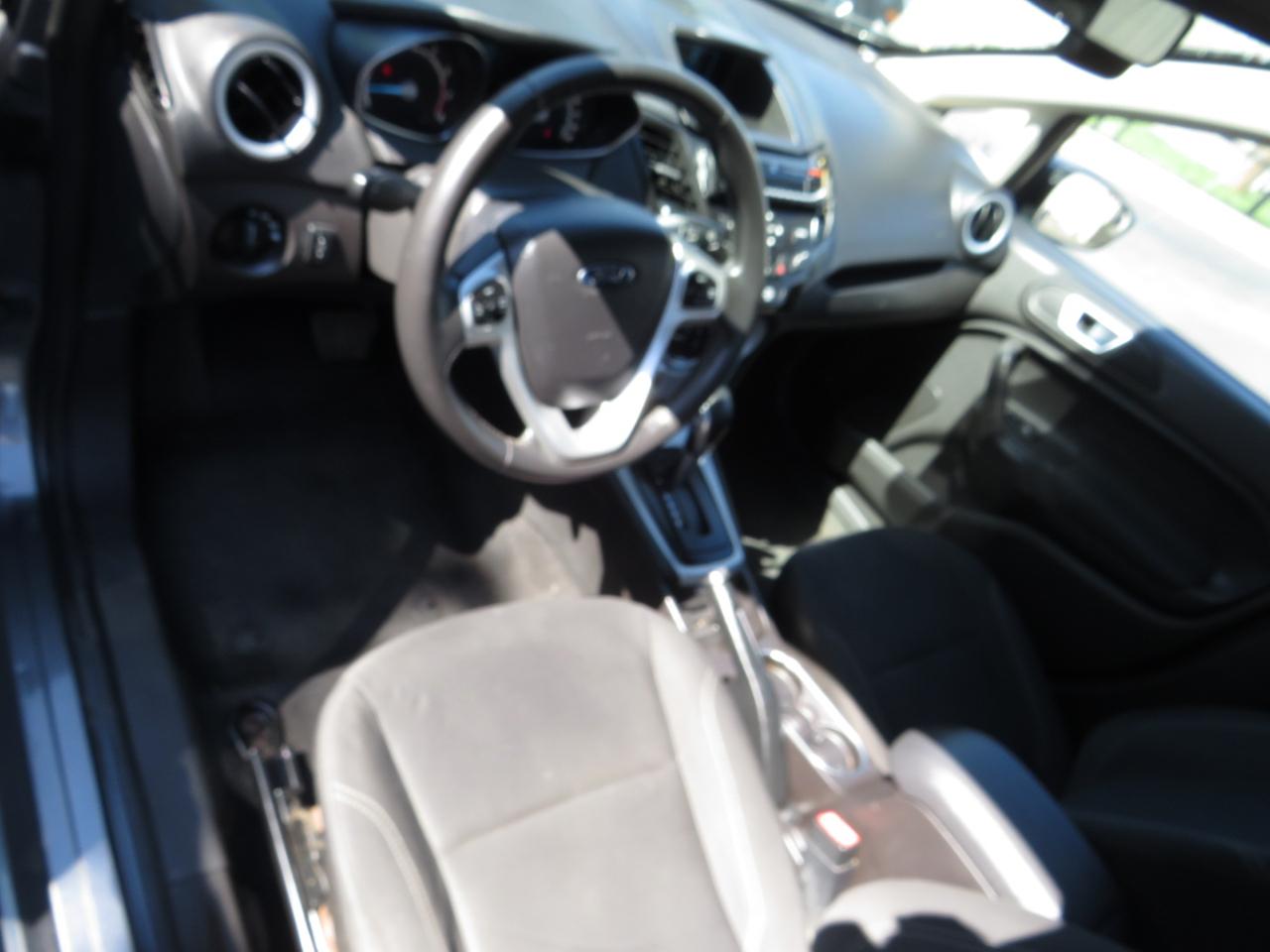 Ford Fiesta 4dr Sdn SE 2015