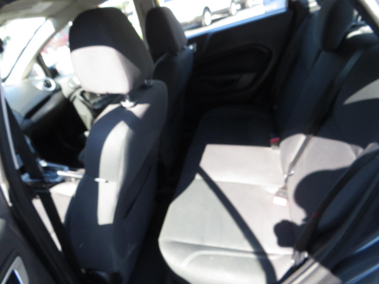 Ford Fiesta 4dr Sdn SE 2015