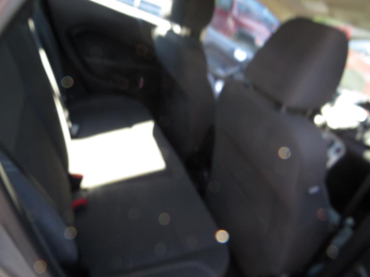 Ford Fiesta 4dr Sdn SE 2015