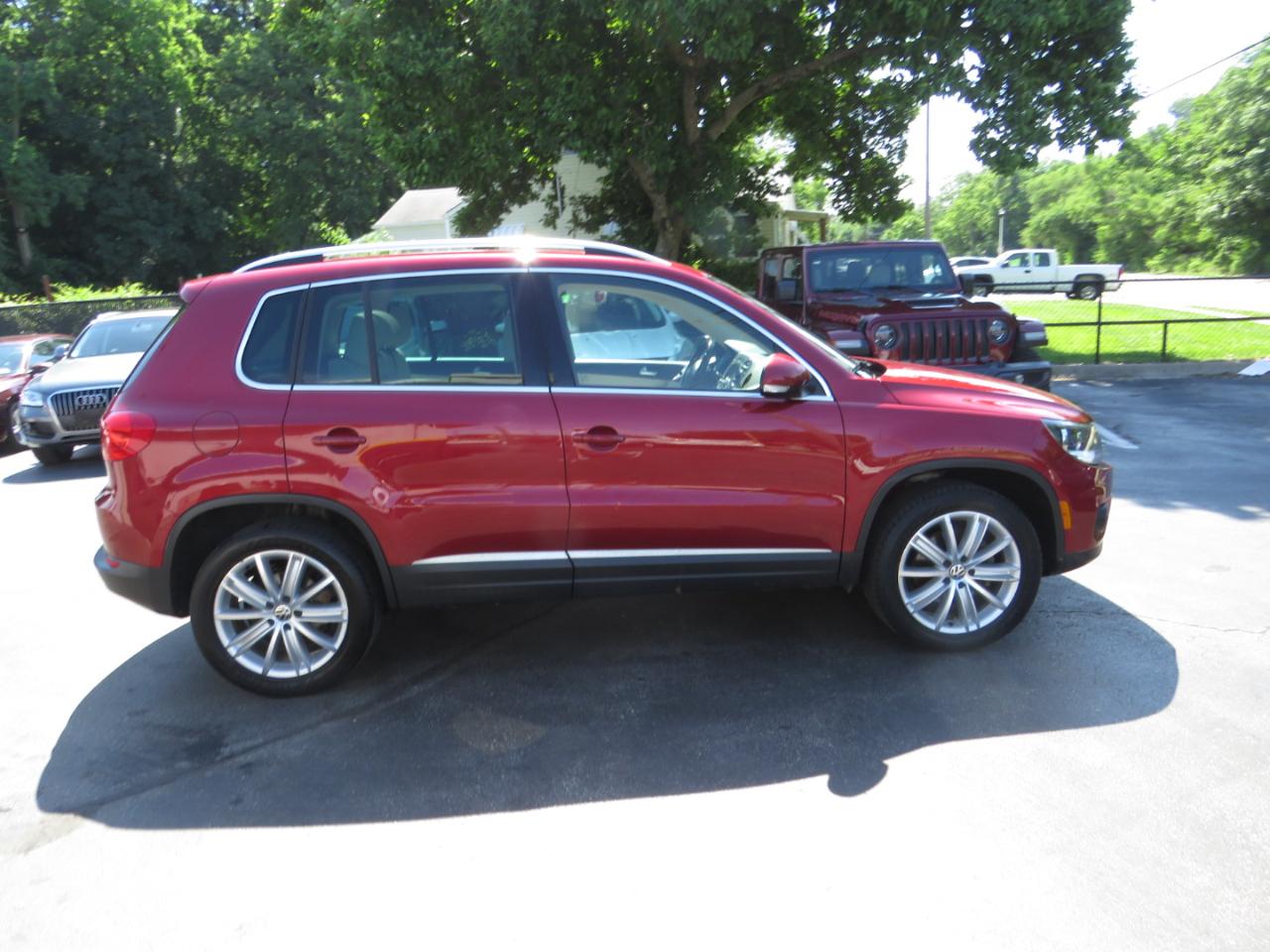 Volkswagen Tiguan 4WD 4dr Auto SEL w/Premium Nav & Dynaudio 2012