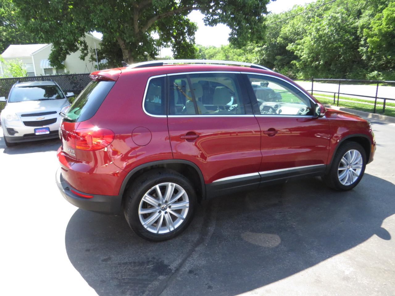 Volkswagen Tiguan 4WD 4dr Auto SEL w/Premium Nav & Dynaudio 2012