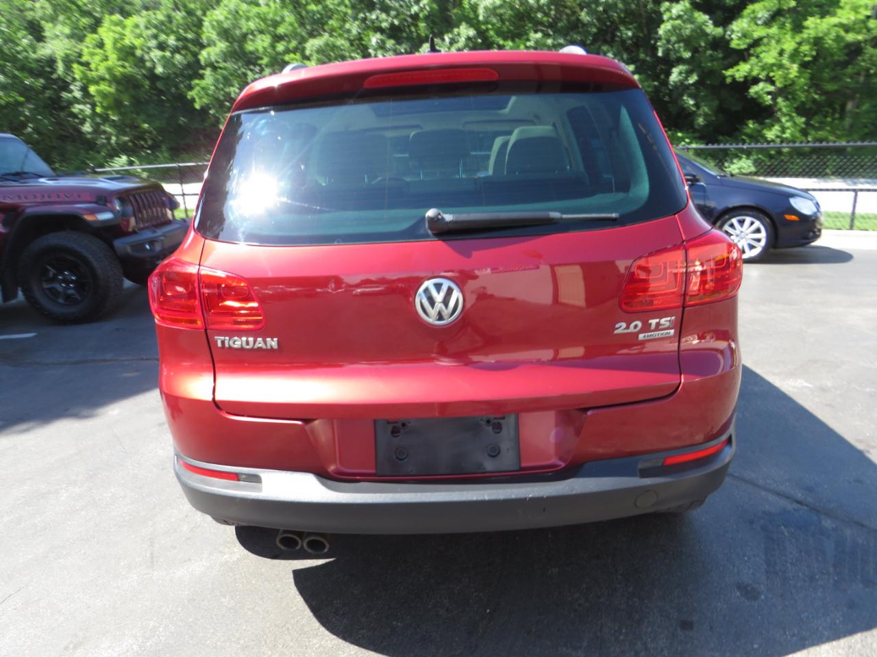 Volkswagen Tiguan 4WD 4dr Auto SEL w/Premium Nav & Dynaudio 2012