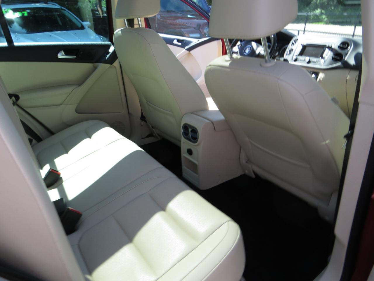 Volkswagen Tiguan 4WD 4dr Auto SEL w/Premium Nav & Dynaudio 2012