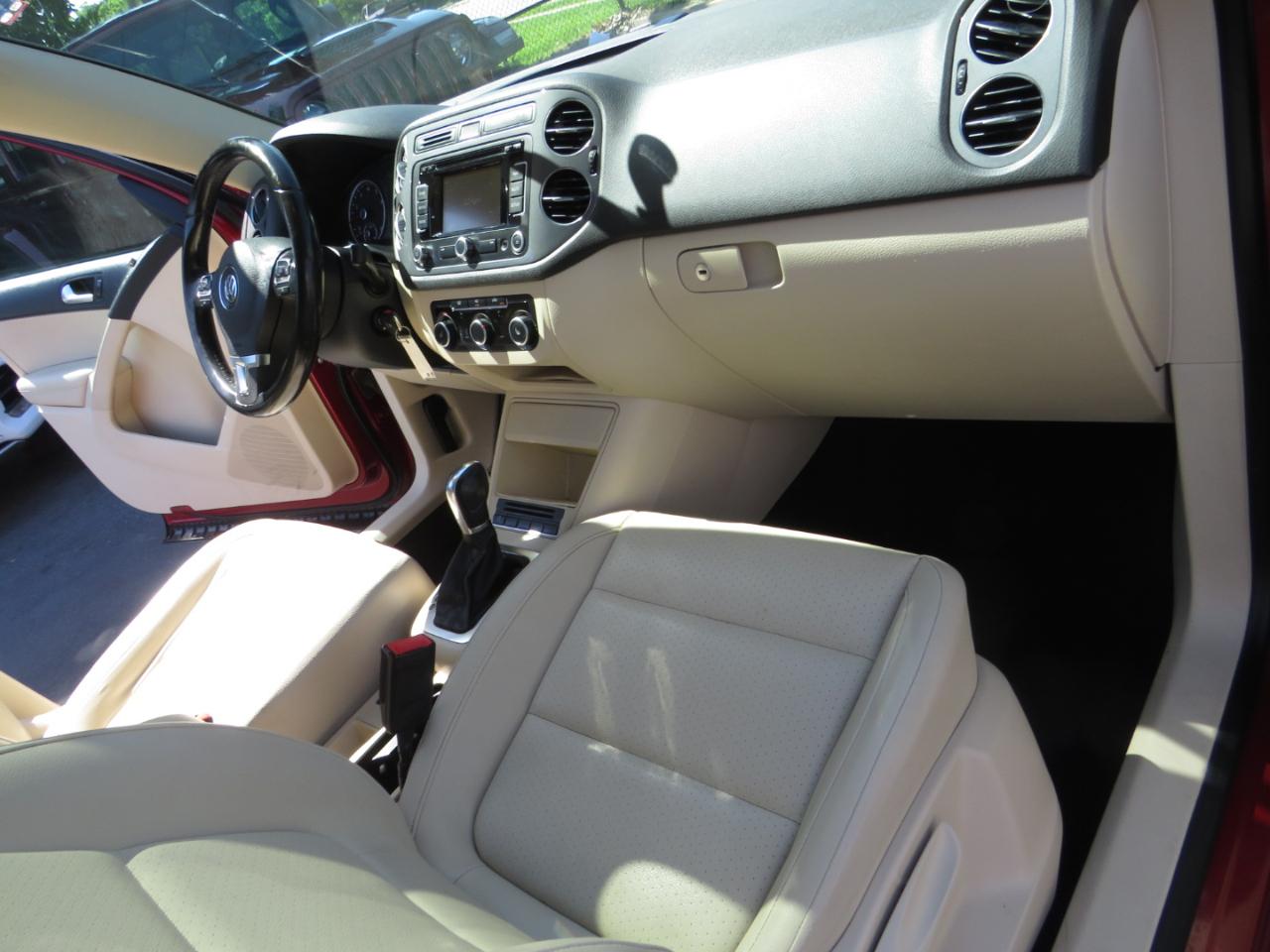 Volkswagen Tiguan 4WD 4dr Auto SEL w/Premium Nav & Dynaudio 2012