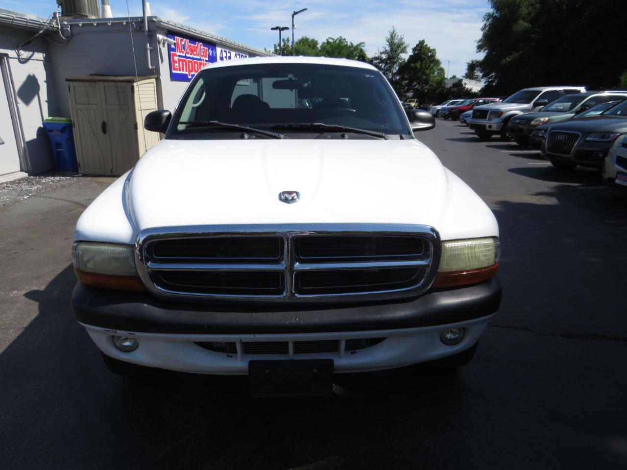 Dodge Dakota Quad Cab 131" WB 4WD Sport 2002