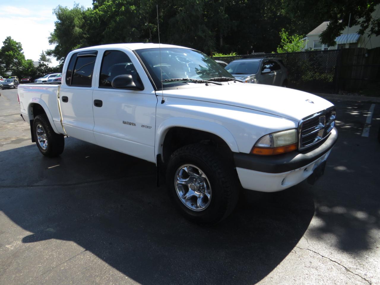 Dodge Dakota Quad Cab 131" WB 4WD Sport 2002