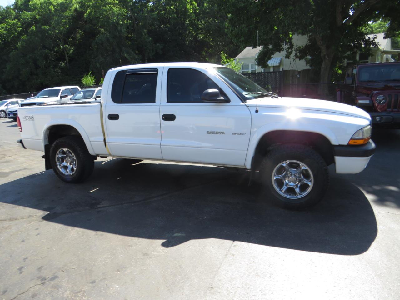 Dodge Dakota Quad Cab 131" WB 4WD Sport 2002