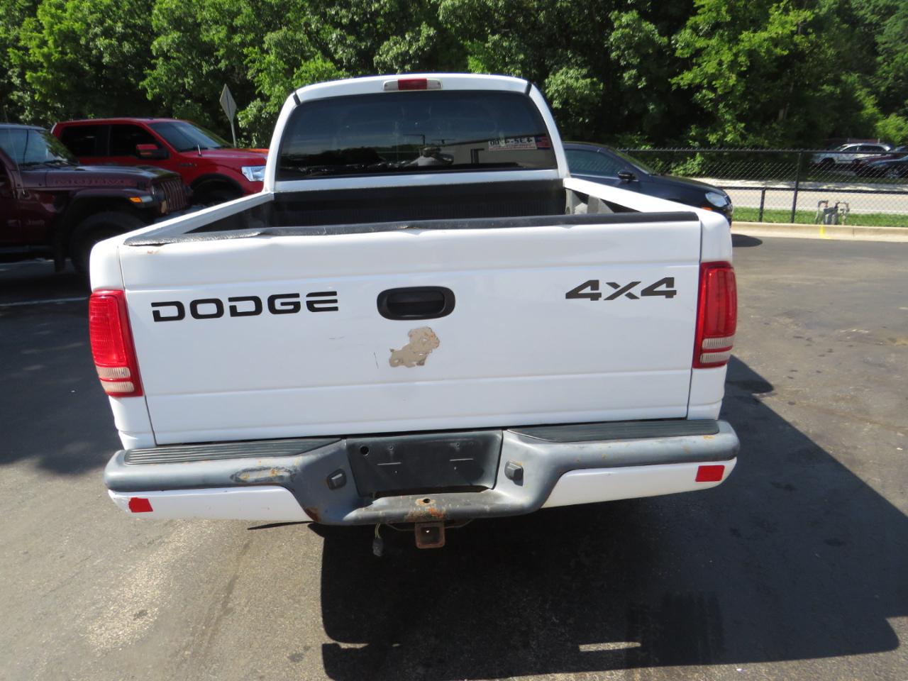 Dodge Dakota Quad Cab 131" WB 4WD Sport 2002