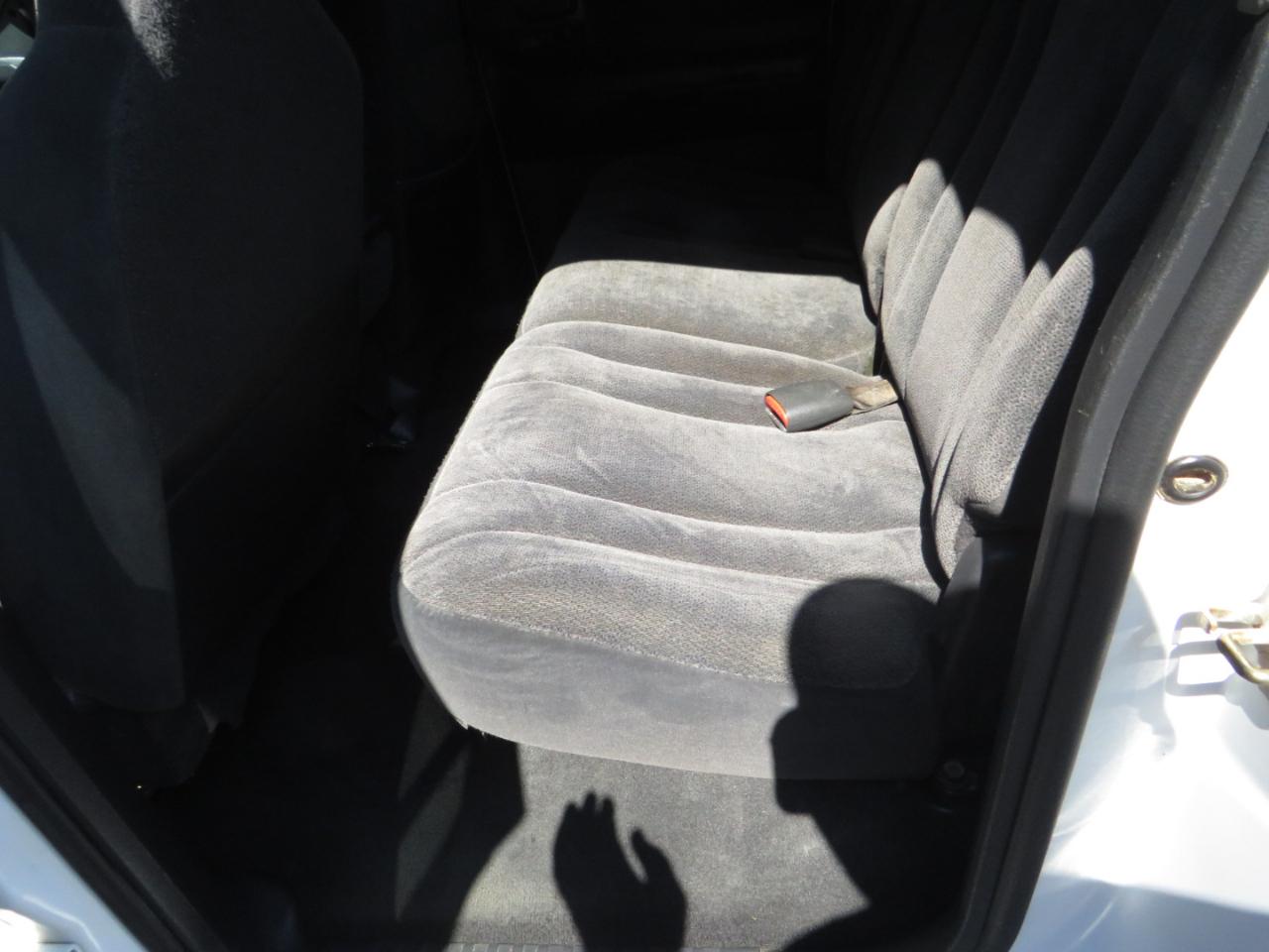 Dodge Dakota Quad Cab 131" WB 4WD Sport 2002