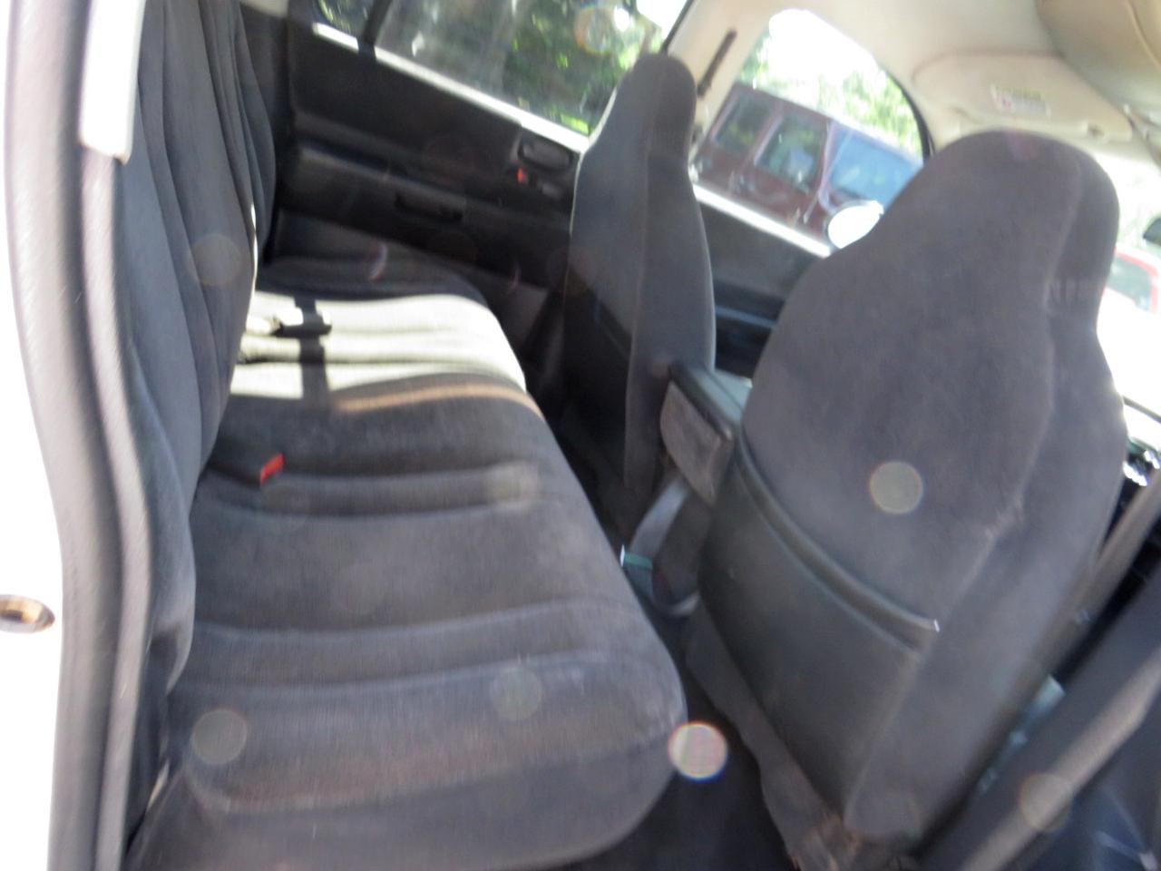 Dodge Dakota Quad Cab 131" WB 4WD Sport 2002