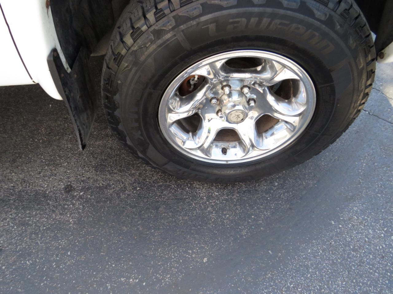 Dodge Dakota Quad Cab 131" WB 4WD Sport 2002