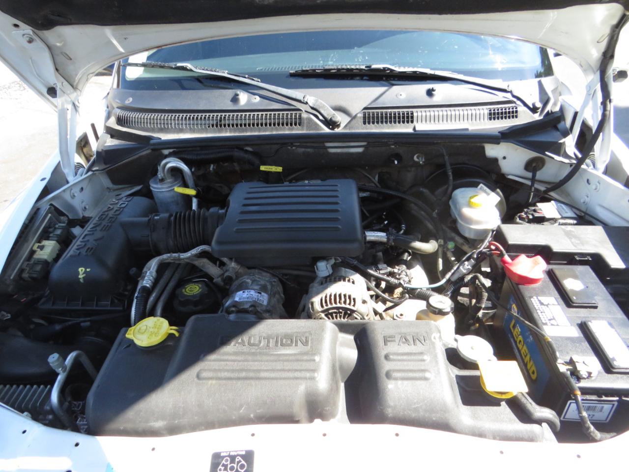 Dodge Dakota Quad Cab 131" WB 4WD Sport 2002