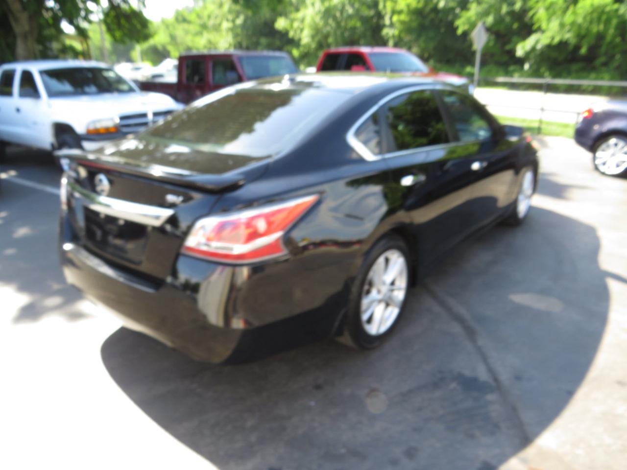 Nissan Altima 4dr Sdn I4 2.5 SV 2015