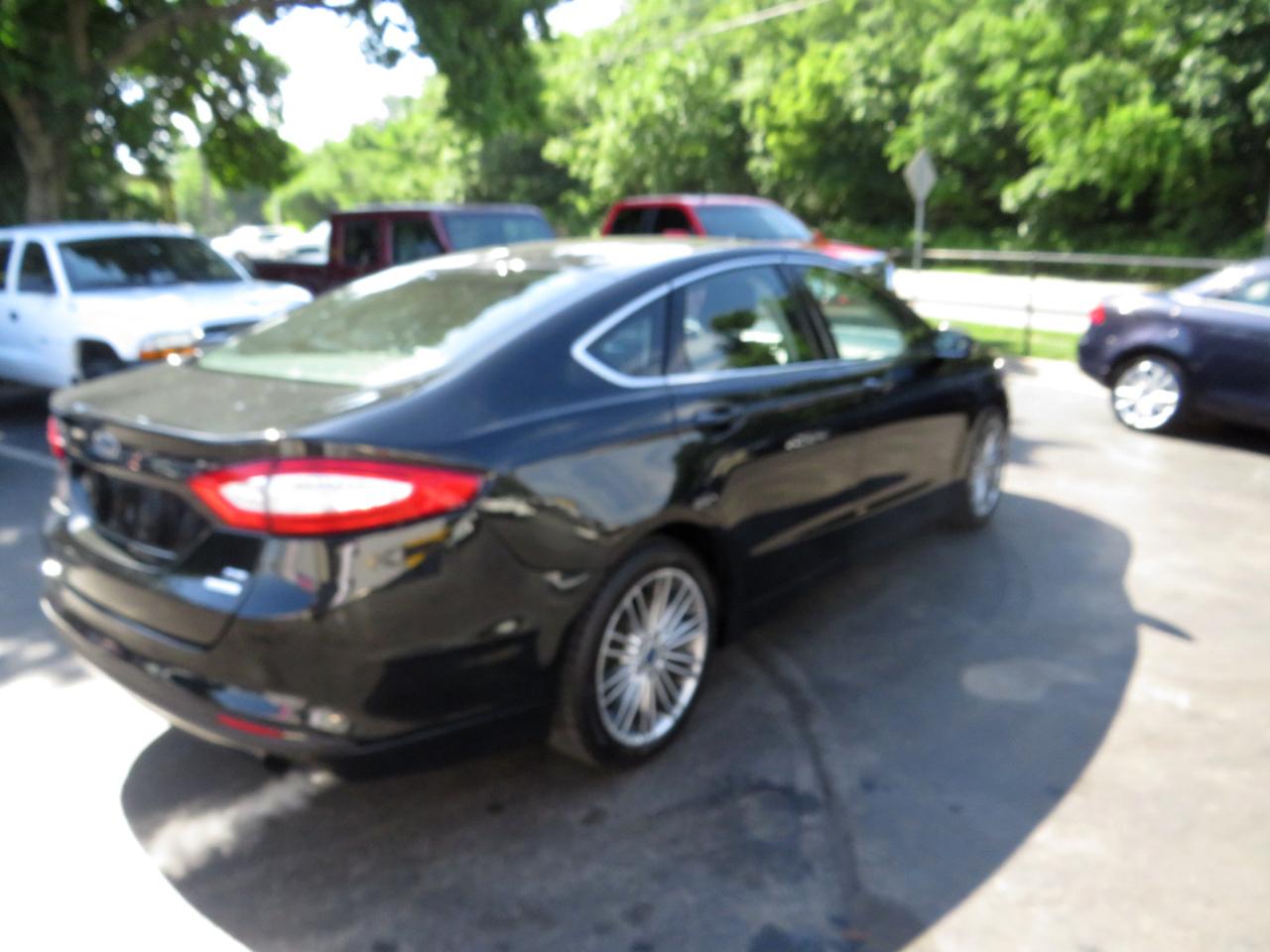 Ford Fusion 4dr Sdn SE FWD 2015