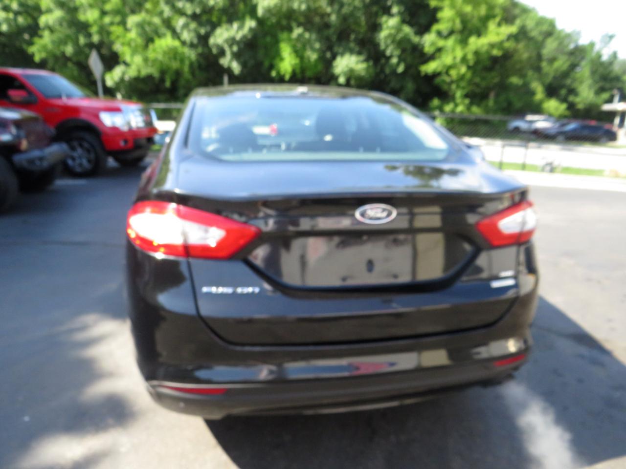 Ford Fusion 4dr Sdn SE FWD 2015