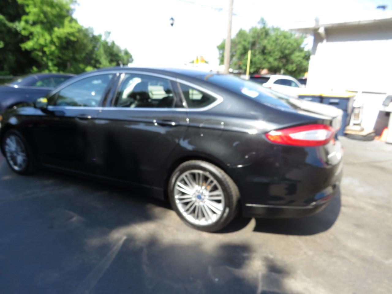 Ford Fusion 4dr Sdn SE FWD 2015