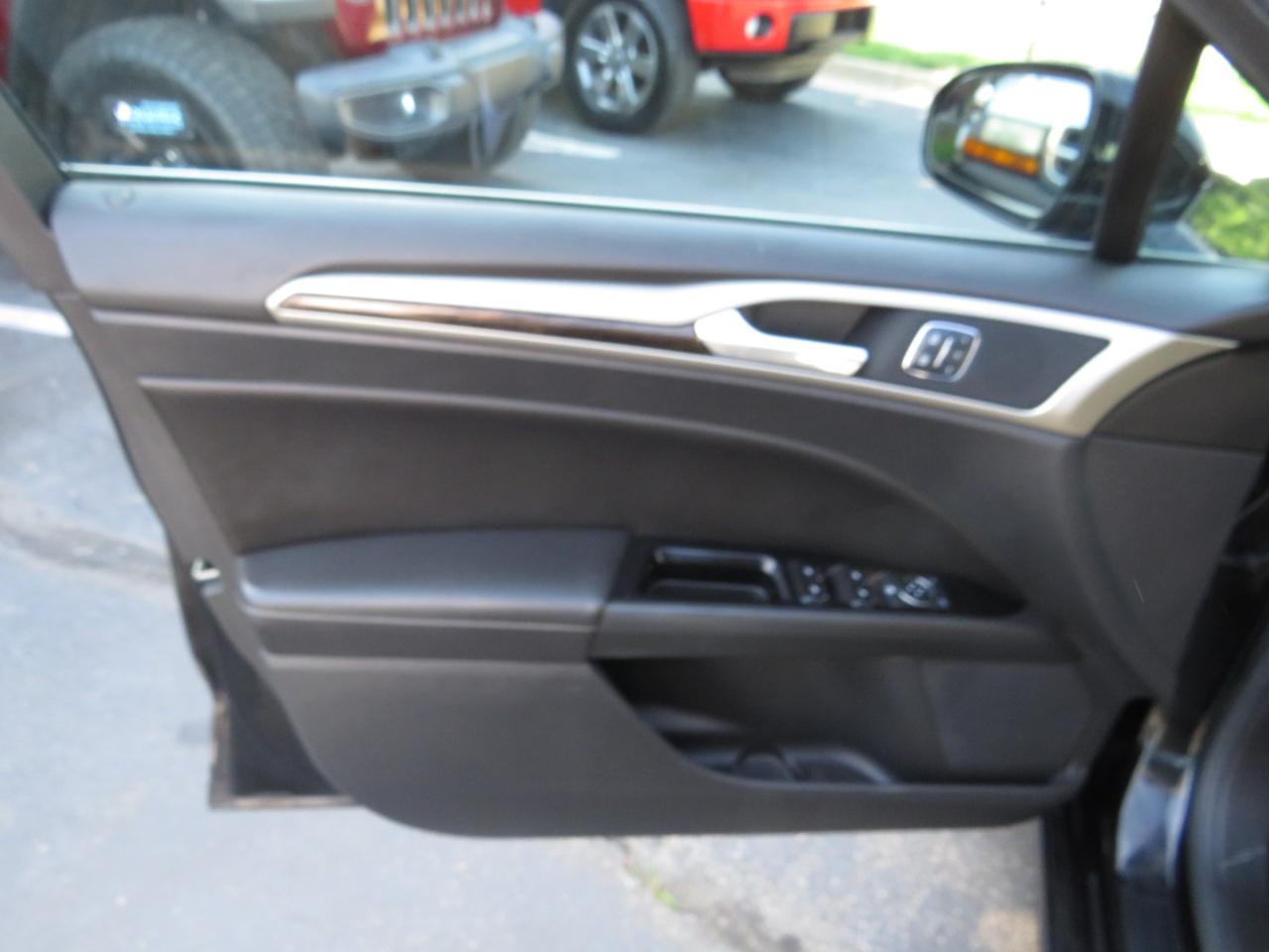 Ford Fusion 4dr Sdn SE FWD 2015