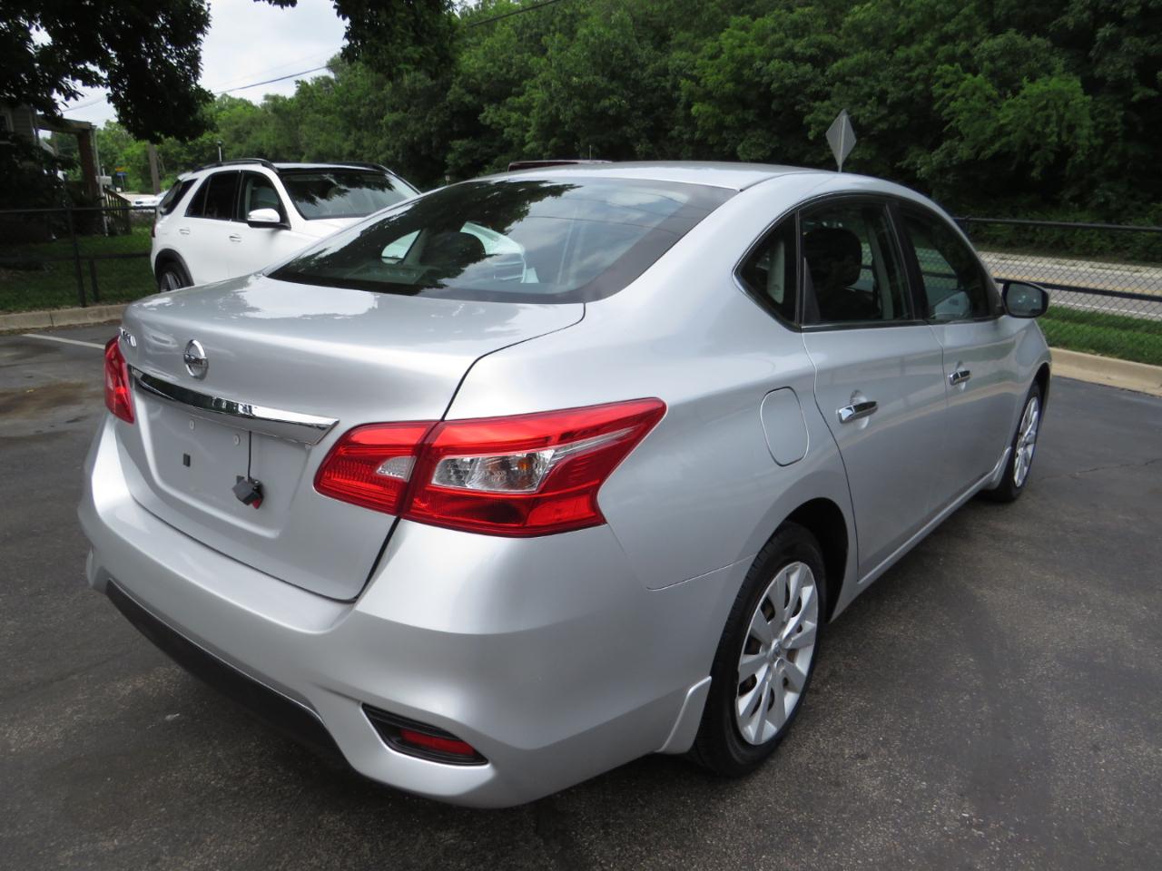Nissan Sentra S CVT 2017
