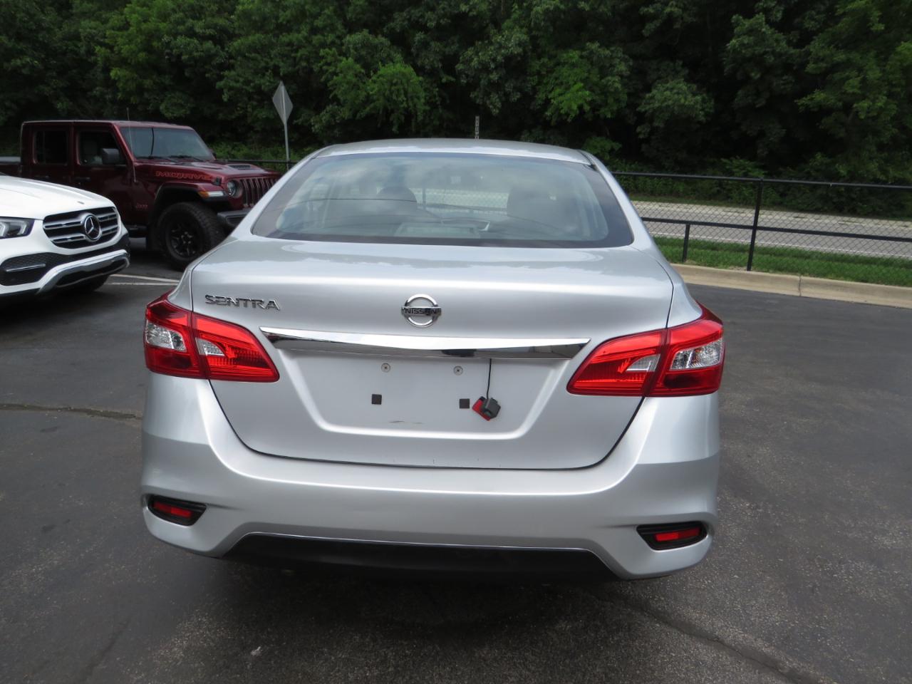 Nissan Sentra S CVT 2017