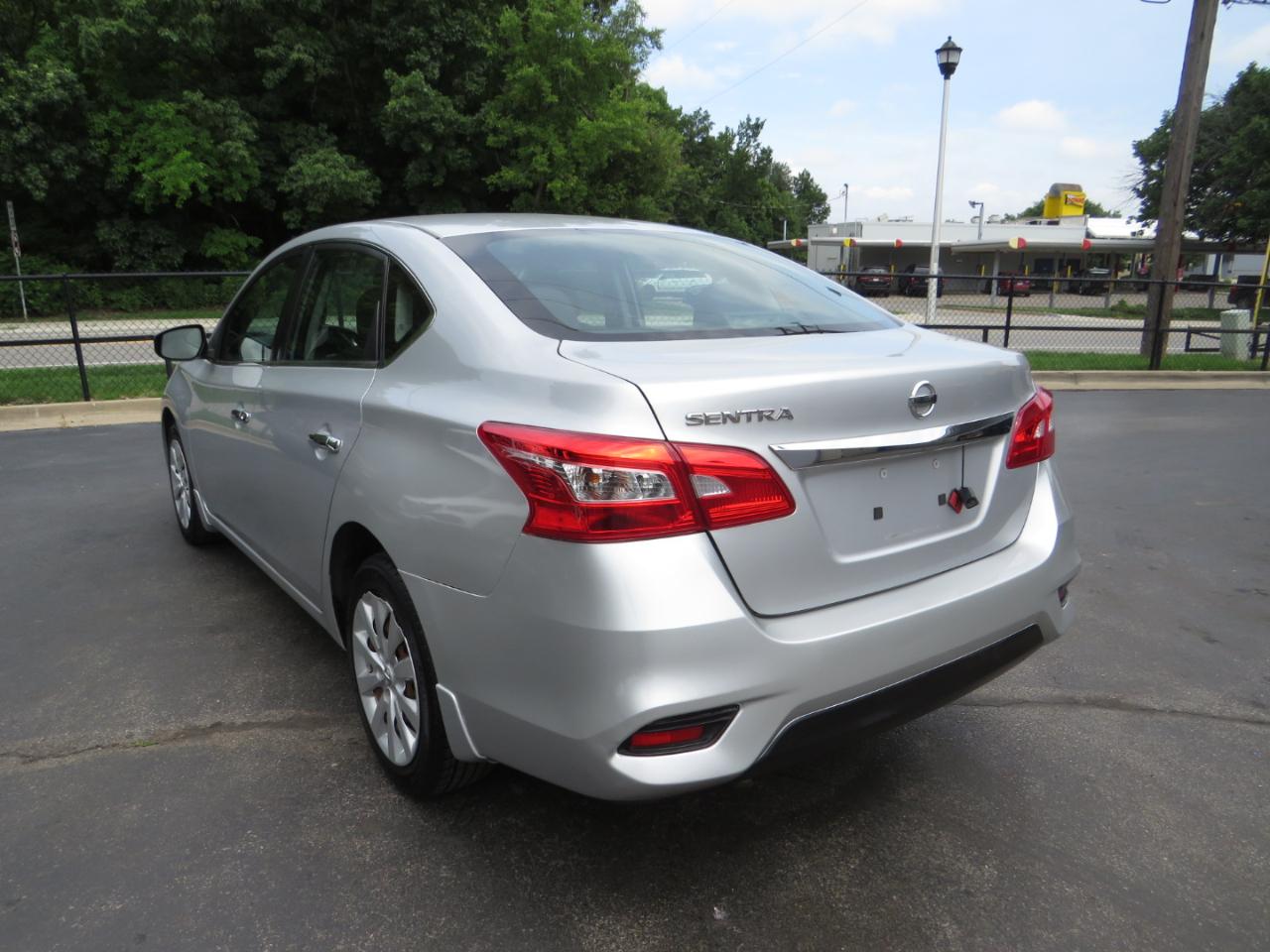Nissan Sentra S CVT 2017