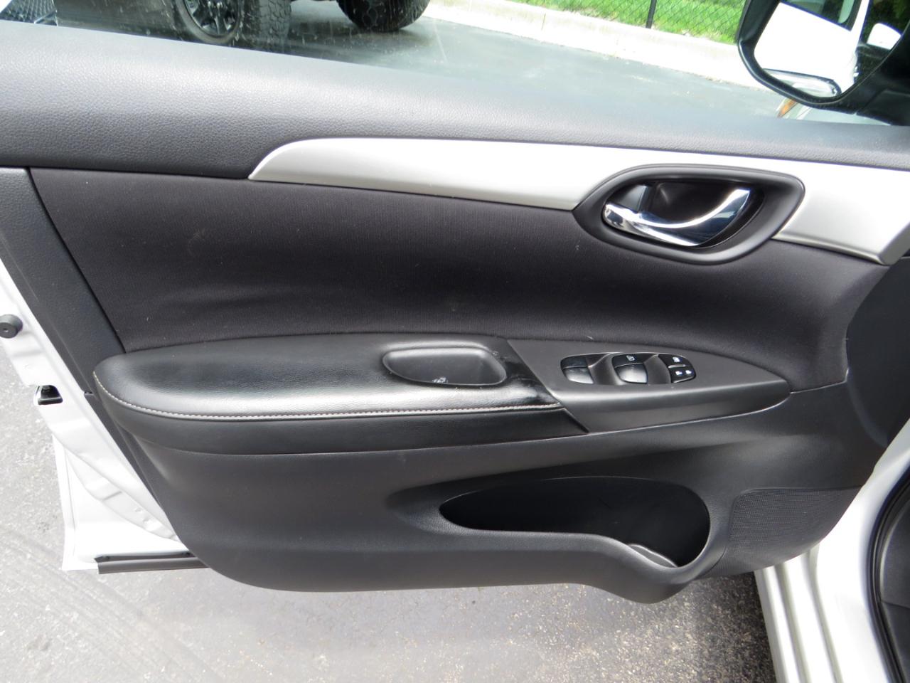 Nissan Sentra S CVT 2017