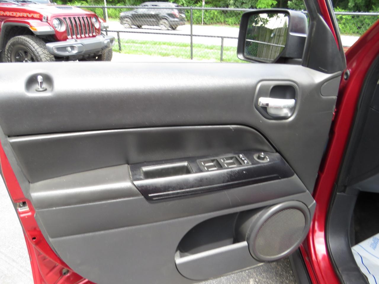 Jeep Patriot FWD 4dr Latitude 2012