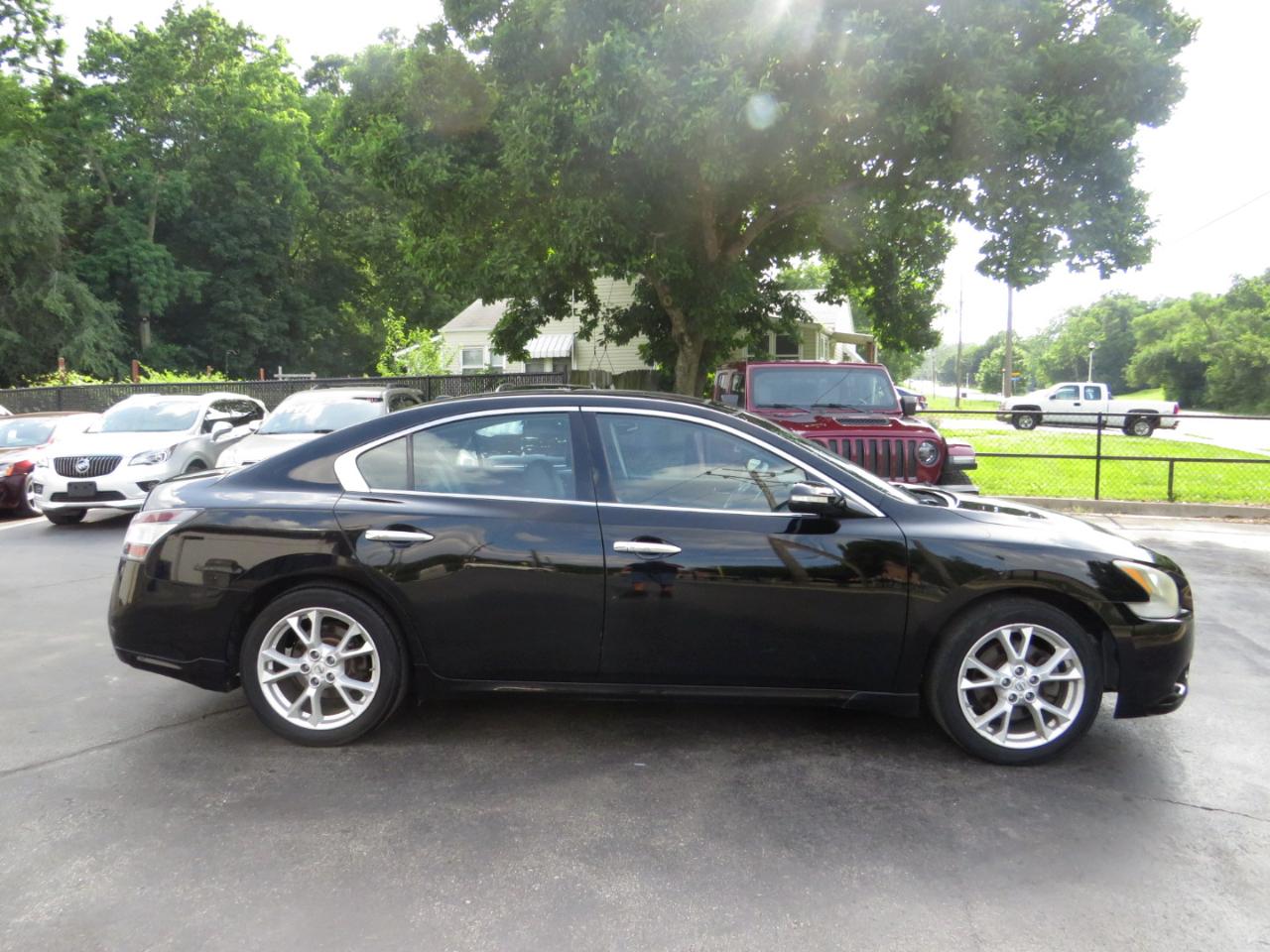 Nissan Maxima 4dr Sdn 3.5 SV w/Premium Pkg 2013