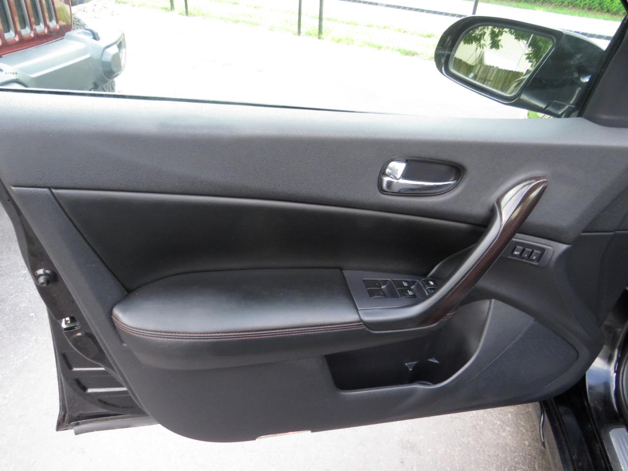 Nissan Maxima 4dr Sdn 3.5 SV w/Premium Pkg 2013