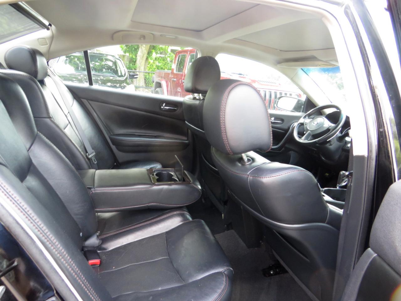 Nissan Maxima 4dr Sdn 3.5 SV w/Premium Pkg 2013